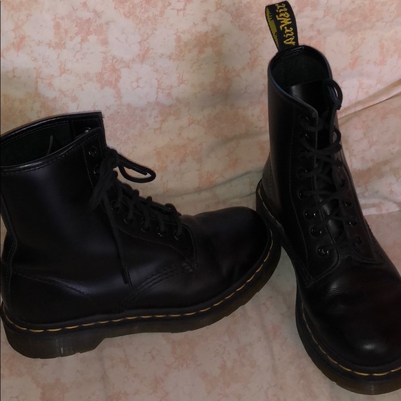 Dr. Martens Shoes - Popular doc martens boots